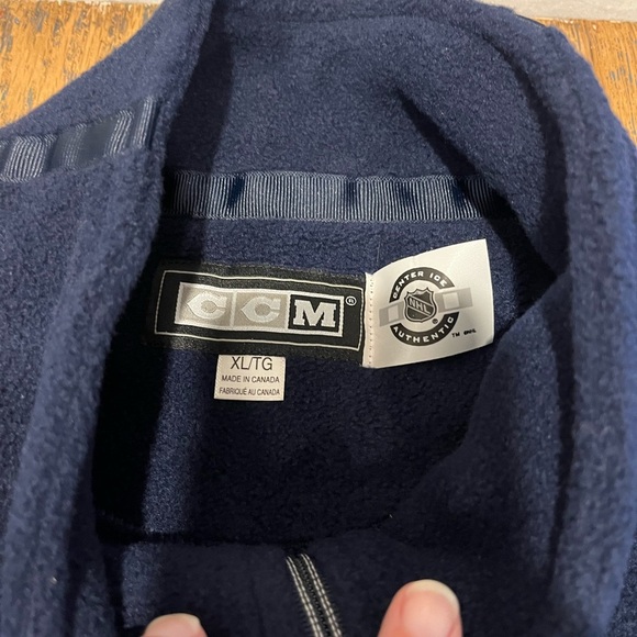 NASHVILLE PREDATORS – XL – NHL Fleece Zip-Up Jacket - Picture 3 of 9